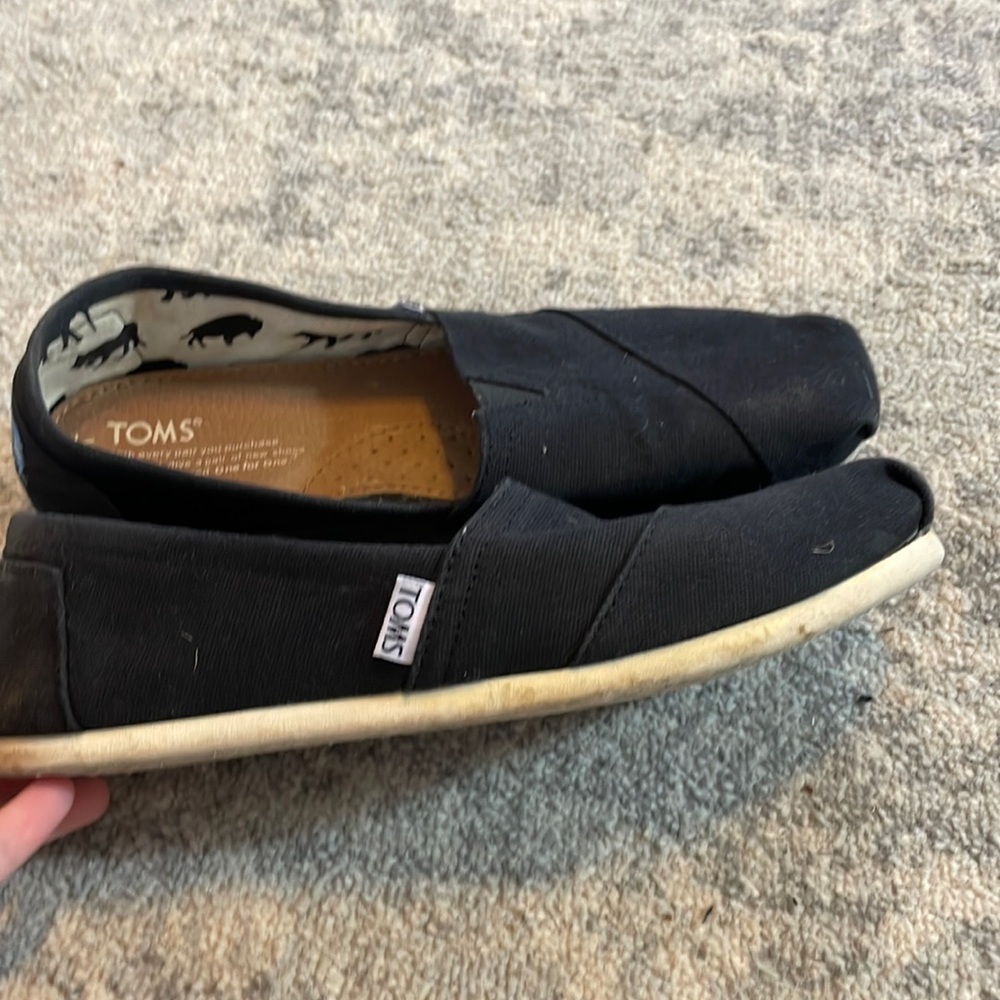 Black TOMS - Women’s 9